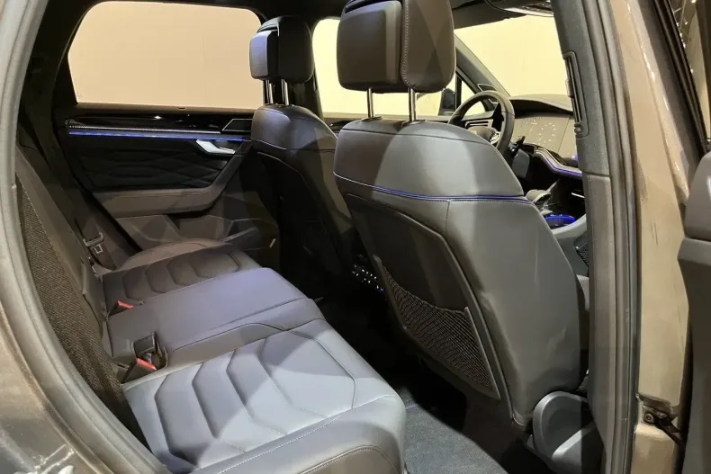 Volkswagen Touareg din 2024 cu 16.539 km - oferta VOL149328 - foto 33