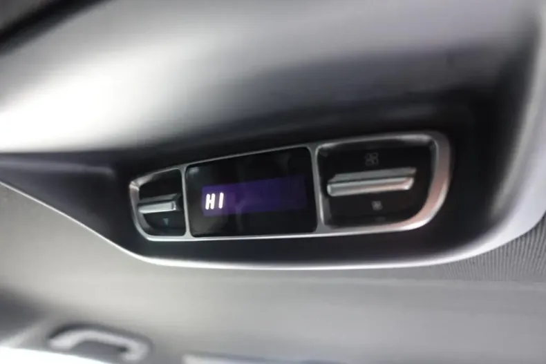 Mercedes-Benz V 250 din 2023 cu 74.043 km - oferta MER149332 - foto 13