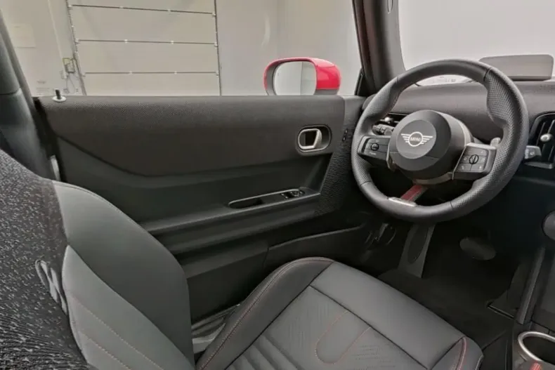 MINI Cooper S din 2024 cu 7.856 km - oferta MIN149337 - foto 11