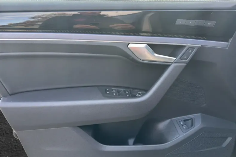 Volkswagen Touareg din 2024 cu 26.795 km - oferta VOL149348 - foto 5