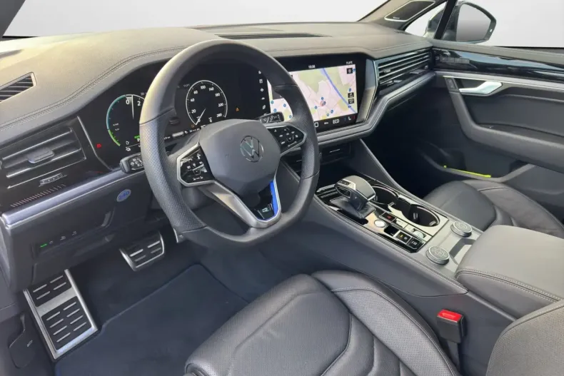 Volkswagen Touareg din 2024 cu 26.795 km - oferta VOL149348 - foto 6