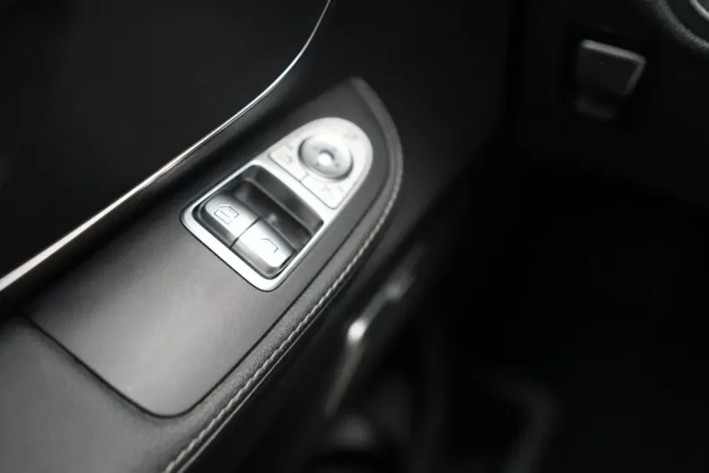 Mercedes-Benz V 250 din 2021 cu 73.552 km - oferta MER149349 - foto 23