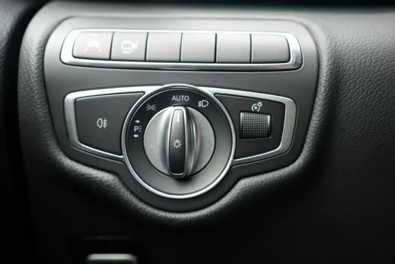 Mercedes-Benz V 250 din 2021 cu 73.552 km - oferta MER149349 - foto 24