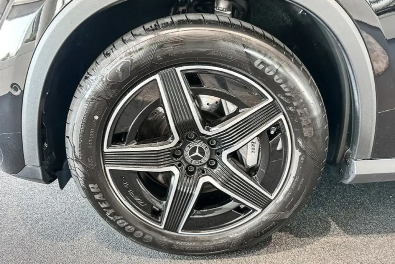 Mercedes-Benz GLC 450 din 2024 cu 5.800 km - oferta MER149351 - foto 7