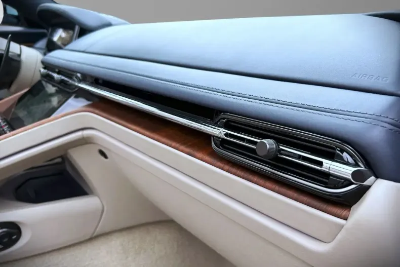 Aston Martin DB12 din 2024 cu 5.791 km - oferta AST149354 - foto 22