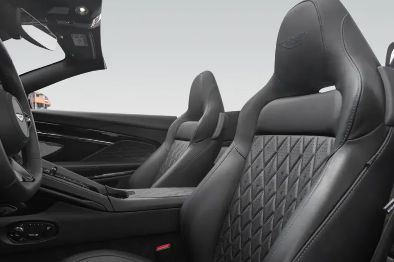 Aston Martin DB12 din 2024 cu 1.111 km - oferta AST149355 - foto 7