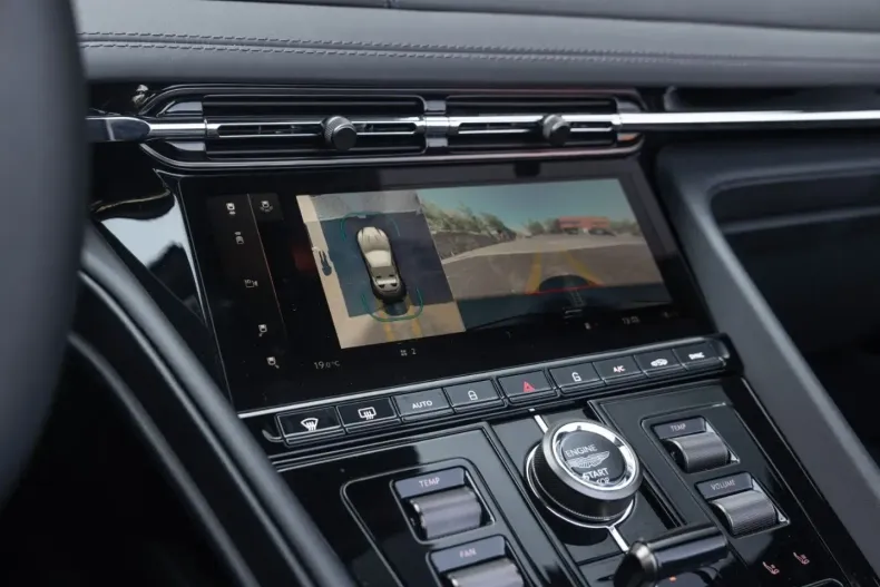 Aston Martin DB12 din 2024 cu 1.111 km - oferta AST149355 - foto 28