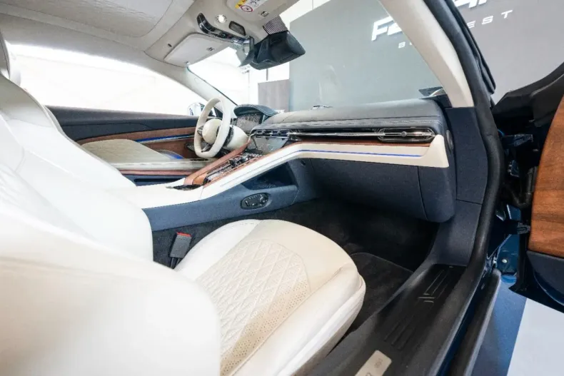 Aston Martin DB12 din 2024 cu 2.444 km - oferta AST149357 - foto 14