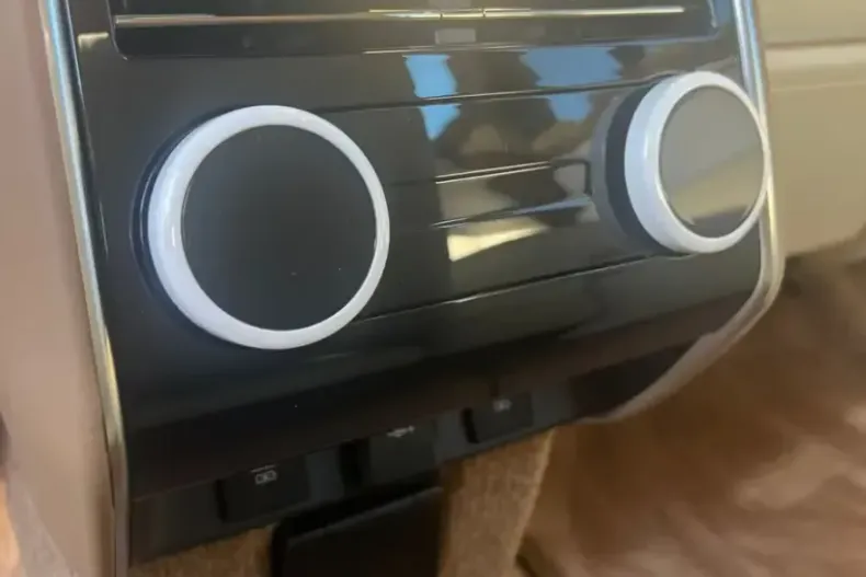 Land Rover Range Rover din 2025 cu 150 km - oferta LAN149359 - foto 34