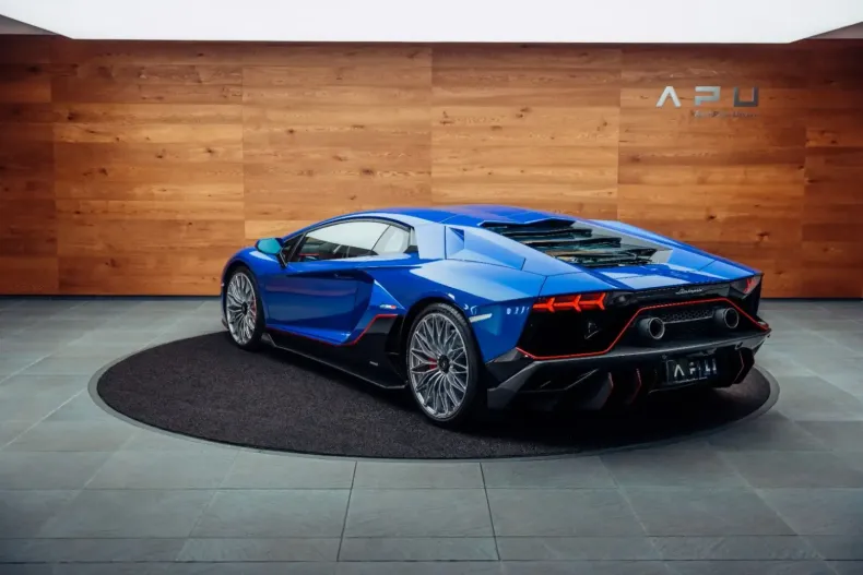 Lamborghini Aventador din 2022 cu 4.400 km - oferta LAM149371 - foto 5