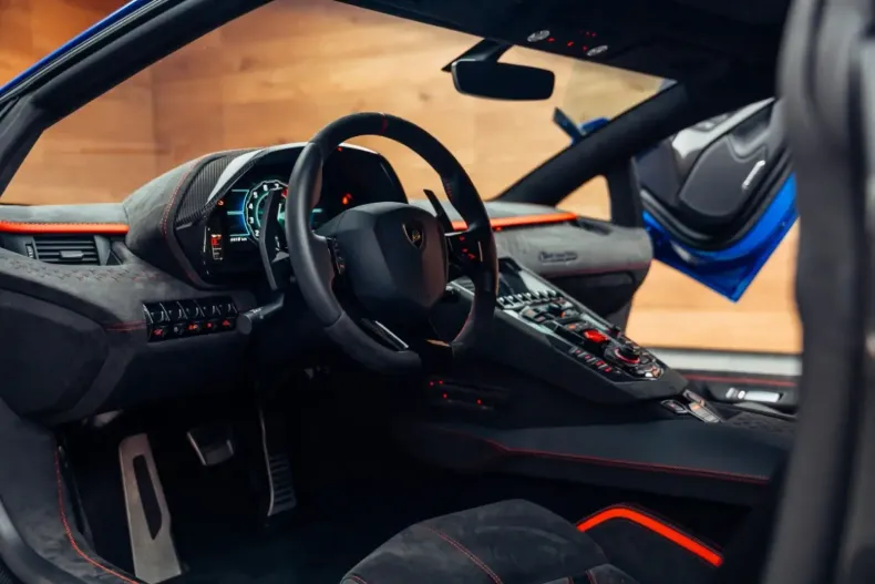 Lamborghini Aventador din 2022 cu 4.400 km - oferta LAM149371 - foto 7