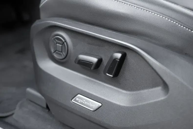 Volkswagen Touareg din 2022 cu 70.400 km - oferta VOL149378 - foto 18