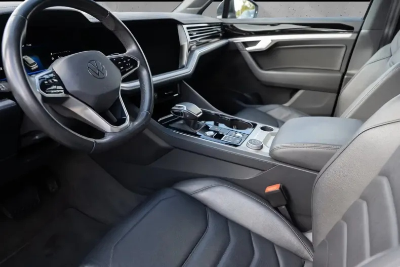 Volkswagen Touareg din 2022 cu 70.400 km - oferta VOL149378 - foto 22