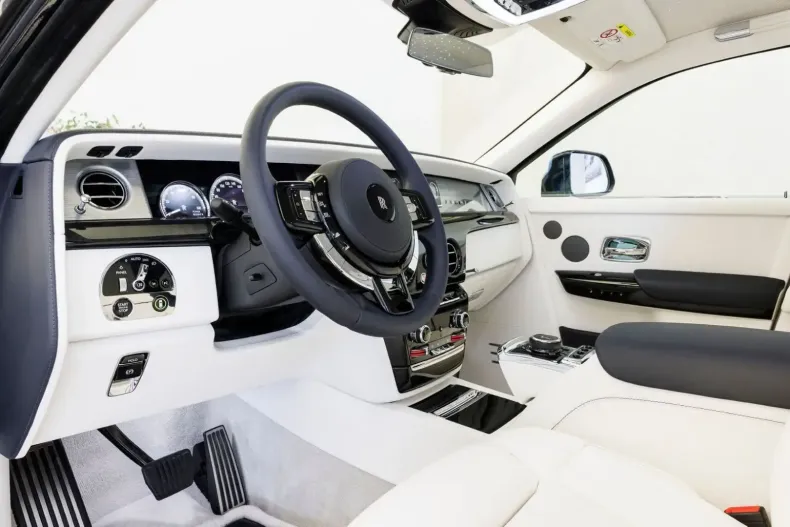 Rolls-Royce Phantom din 2023 cu 9.832 km - oferta ROL149385 - foto 5