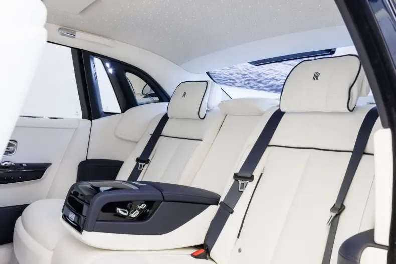 Rolls-Royce Phantom din 2023 cu 9.832 km - oferta ROL149385 - foto 13