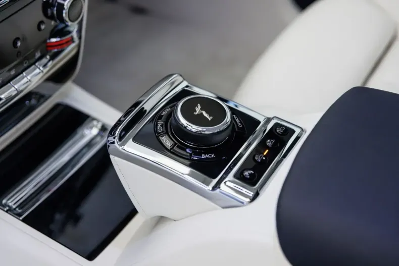 Rolls-Royce Phantom din 2023 cu 9.832 km - oferta ROL149385 - foto 25