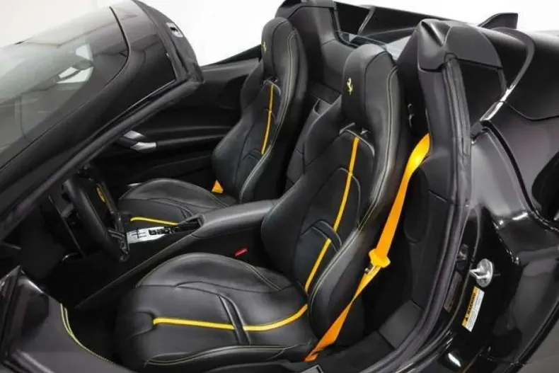 Ferrari LaFerrari din 2023 cu 8.267 km - oferta FER149387 - foto 2