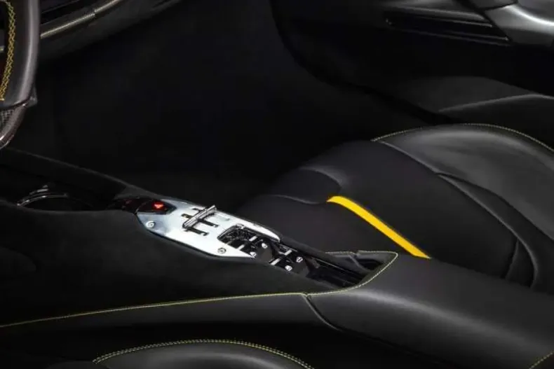 Ferrari LaFerrari din 2023 cu 8.267 km - oferta FER149387 - foto 10