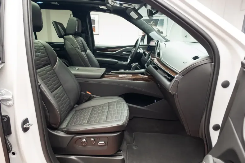 Cadillac Escalade din 2024 cu 24.000 km - oferta CAD149424 - foto 29