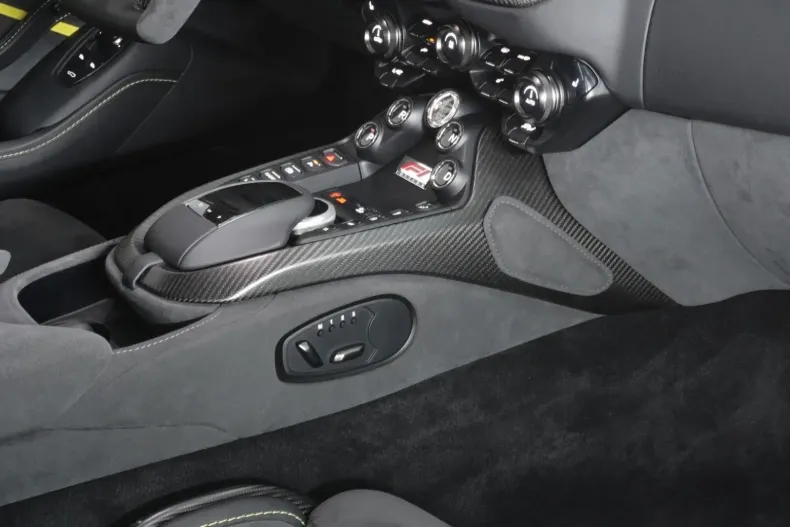 Aston Martin V8 Vantage din 2024 cu 22.829 km - oferta AST149426 - foto 15