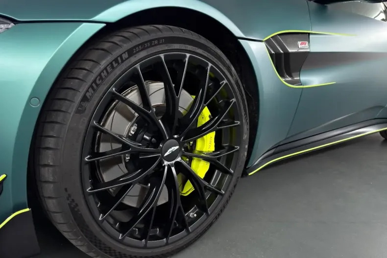 Aston Martin V8 Vantage din 2024 cu 22.829 km - oferta AST149426 - foto 18