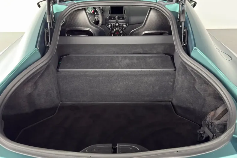 Aston Martin V8 Vantage din 2024 cu 22.829 km - oferta AST149426 - foto 30