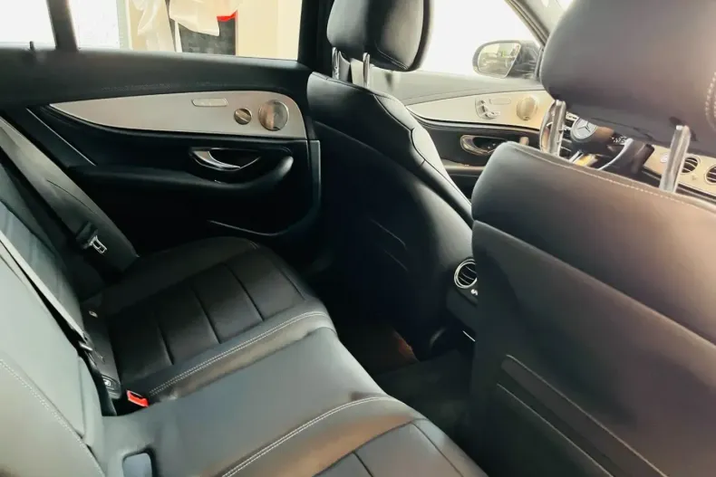 Mercedes-Benz E 400 din 2023 cu 22.000 km - oferta MER149438 - foto 13