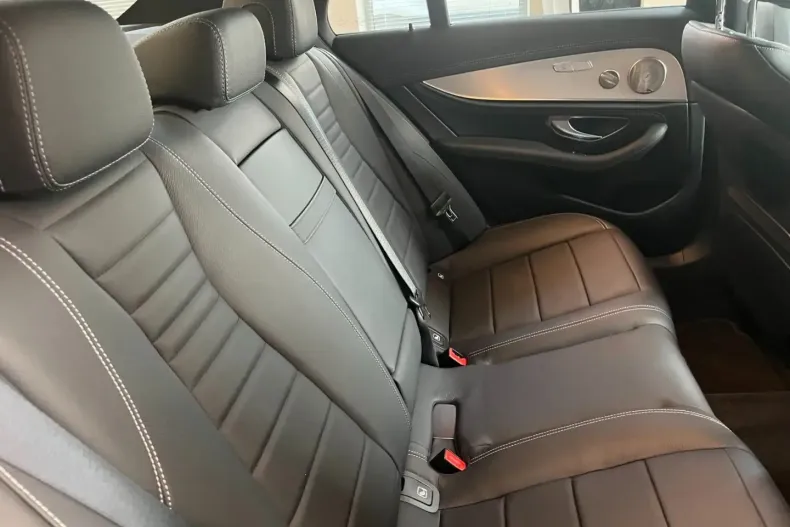 Mercedes-Benz E 400 din 2023 cu 22.000 km - oferta MER149438 - foto 16