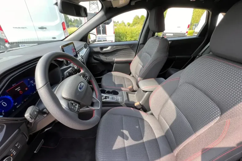 Ford Kuga din 2023 cu 2.187 km - oferta FOR149485 - foto 10