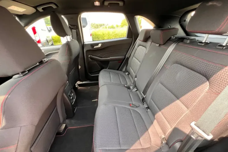 Ford Kuga din 2023 cu 2.187 km - oferta FOR149485 - foto 11