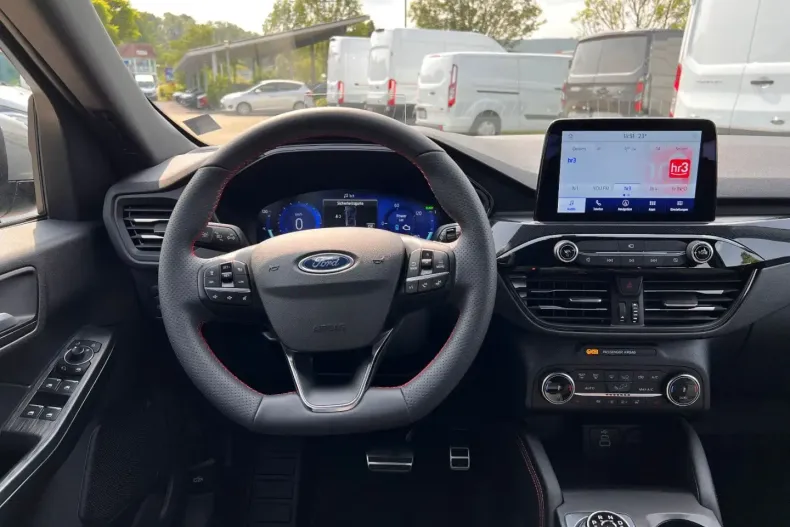 Ford Kuga din 2023 cu 2.187 km - oferta FOR149485 - foto 13