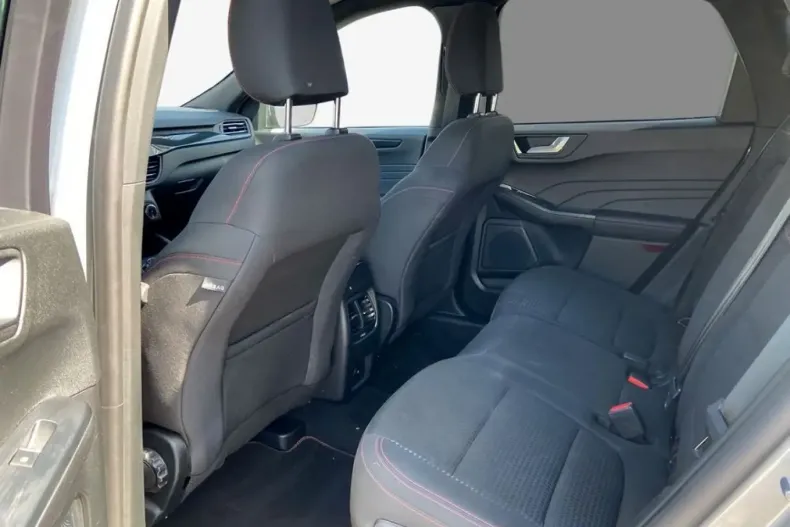 Ford Kuga din 2023 cu 15.802 km - oferta FOR149492 - foto 7