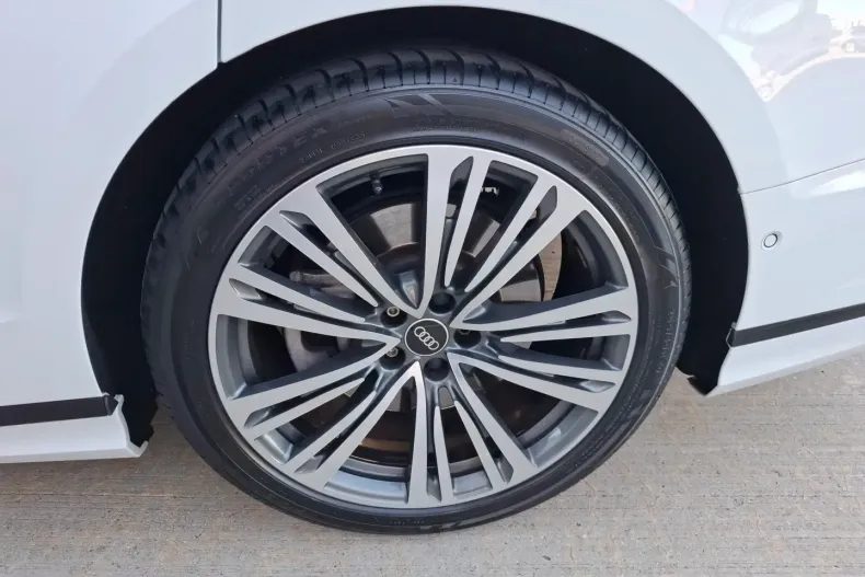 Audi A8 din 2022 cu 49.537 km - oferta AUD149502 - foto 16