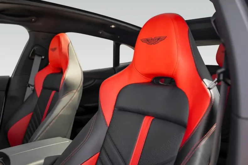 Aston Martin DBX din 2024 cu 5.100 km - oferta AST149555 - foto 7