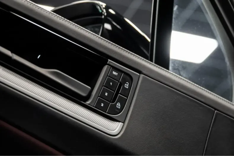 Porsche Cayenne din 2024 cu 33.250 km - oferta POR149568 - foto 8