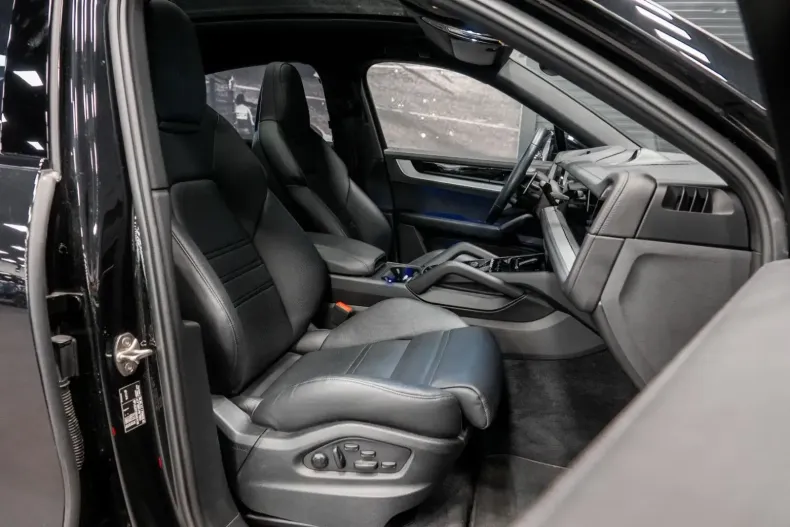 Porsche Cayenne din 2024 cu 33.250 km - oferta POR149568 - foto 21