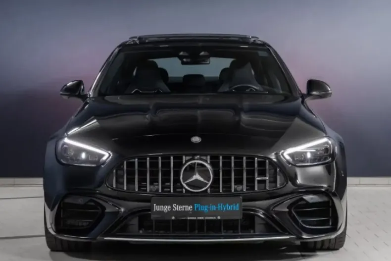 Mercedes-Benz C 63 AMG din 2024 cu 12.454 km - oferta MER149582 - foto 1