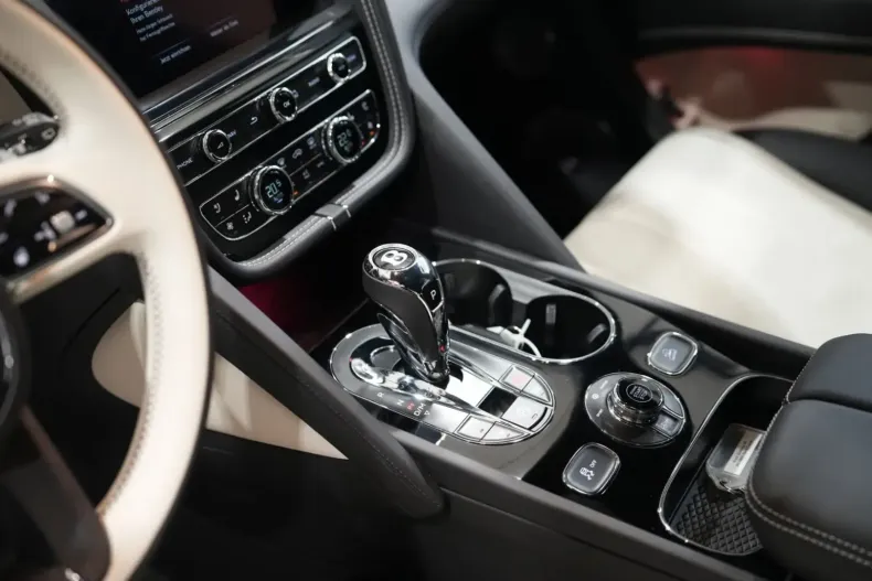 Bentley Bentayga din 2023 cu 4.989 km - oferta BEN149585 - foto 12