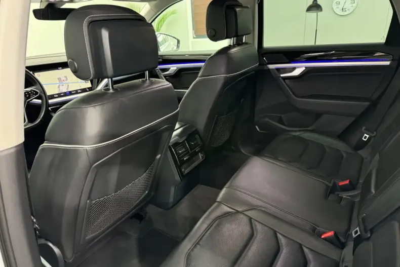 Volkswagen Touareg din 2020 cu 61.342 km - oferta VOL149589 - foto 18