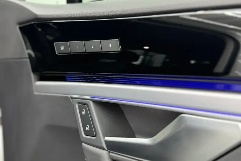 Volkswagen Touareg din 2020 cu 61.342 km - oferta VOL149589 - foto 23