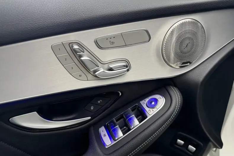 Mercedes-Benz GLC 300 din 2021 cu 26.611 km - oferta MER149595 - foto 16