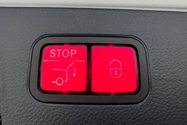 Mercedes-Benz GLC 300 din 2021 cu 26.611 km - oferta MER149595 - foto 31