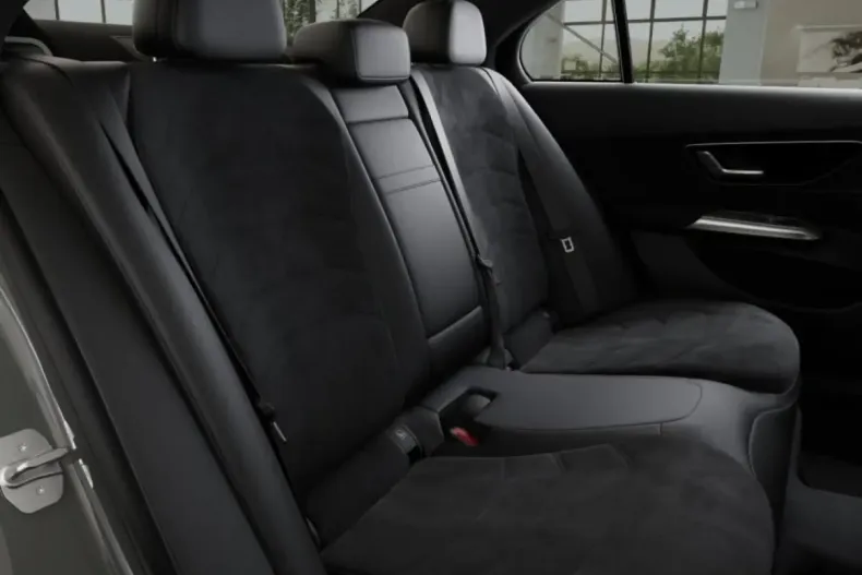 Mercedes-Benz E 400 din 2024 cu 23.065 km - oferta MER149596 - foto 8