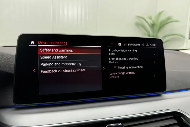 BMW 520 din 2021 cu 90.950 km - oferta BMW149598 - foto 36