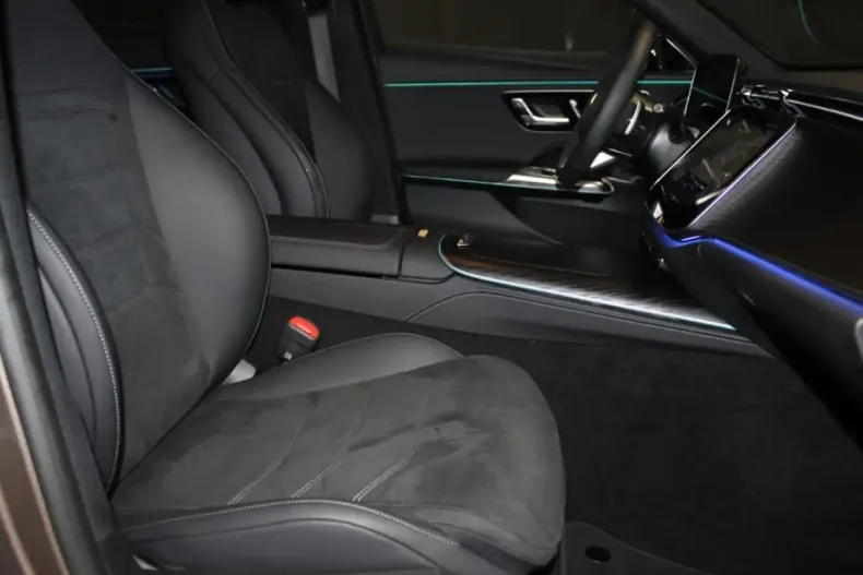 Mercedes-Benz E 300 din 2024 cu 17.630 km - oferta MER149600 - foto 5