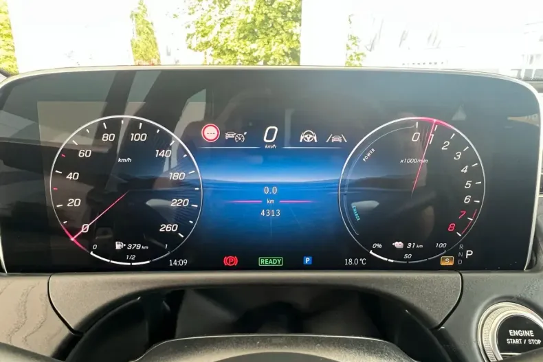 Mercedes-Benz E 400 din 2024 cu 4.396 km - oferta MER149602 - foto 11