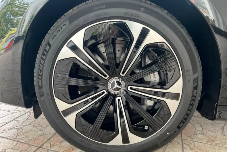 Mercedes-Benz E 400 din 2024 cu 4.396 km - oferta MER149602 - foto 21