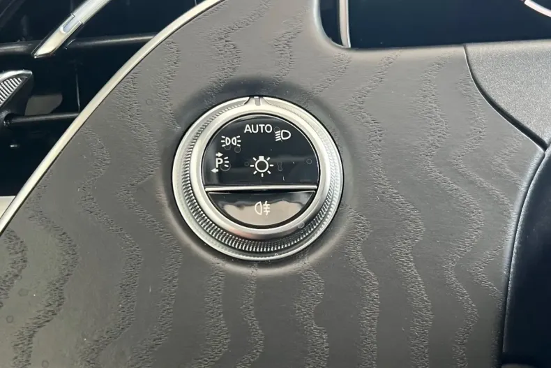 Mercedes-Benz E 400 din 2024 cu 4.396 km - oferta MER149602 - foto 27