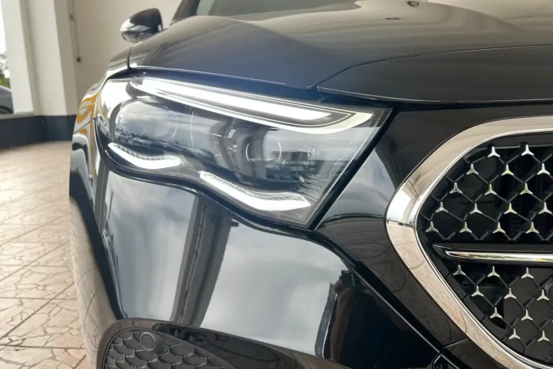 Mercedes-Benz E 400 din 2024 cu 4.396 km - oferta MER149602 - foto 31