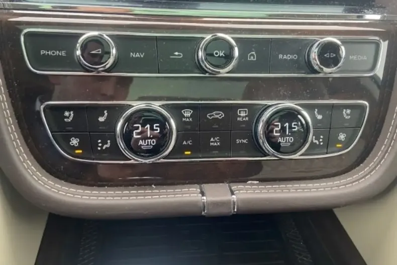 Bentley Bentayga din 2021 cu 74.500 km - oferta BEN149610 - foto 22